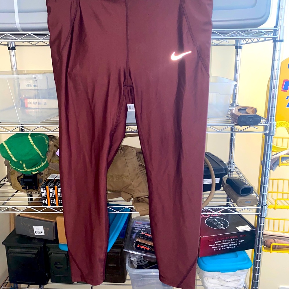 Nike Speed Tight Fit Metallic Leggings